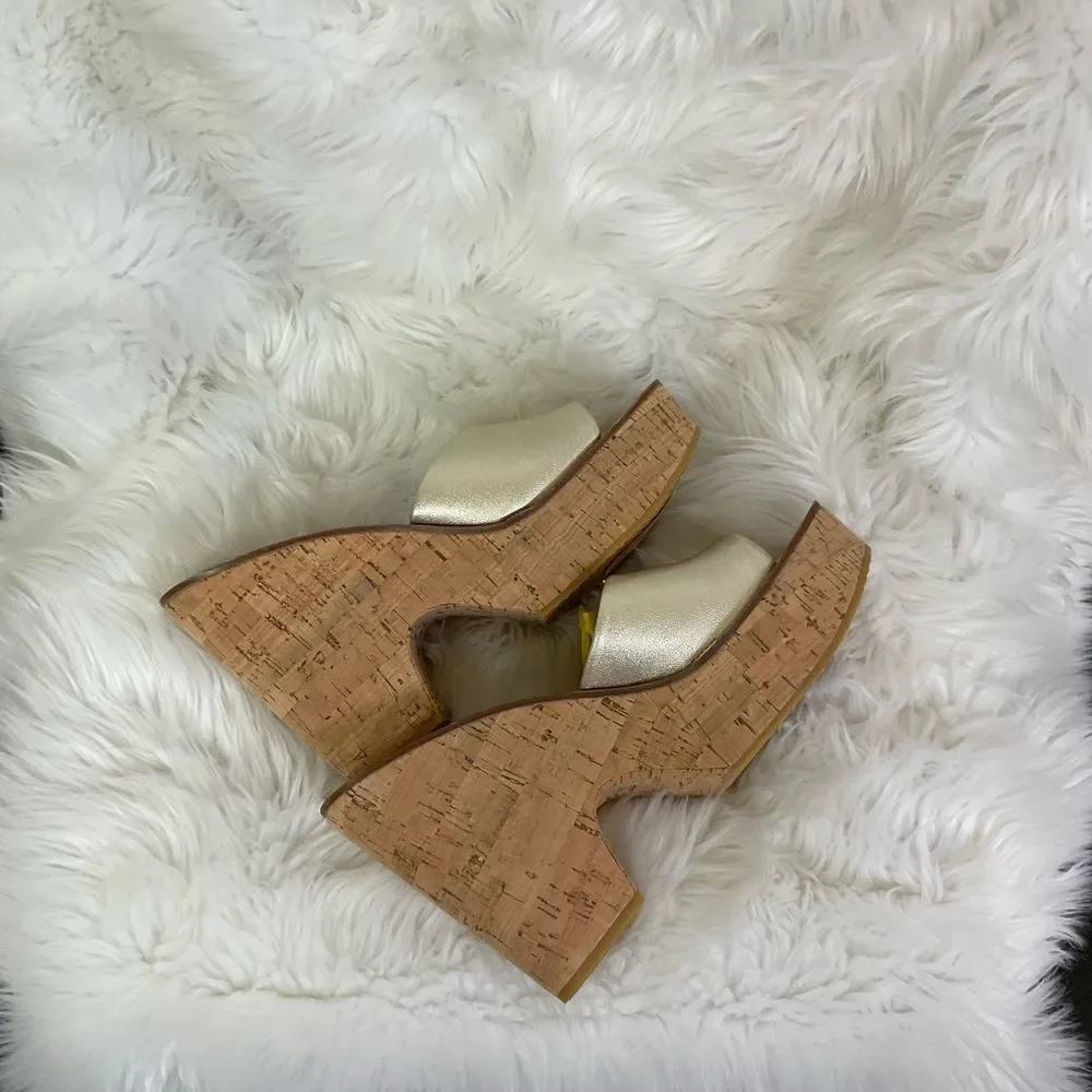 NEW Veronica Beard Gold Paulita Metallic Leather Wedge Sandals Size 10 M